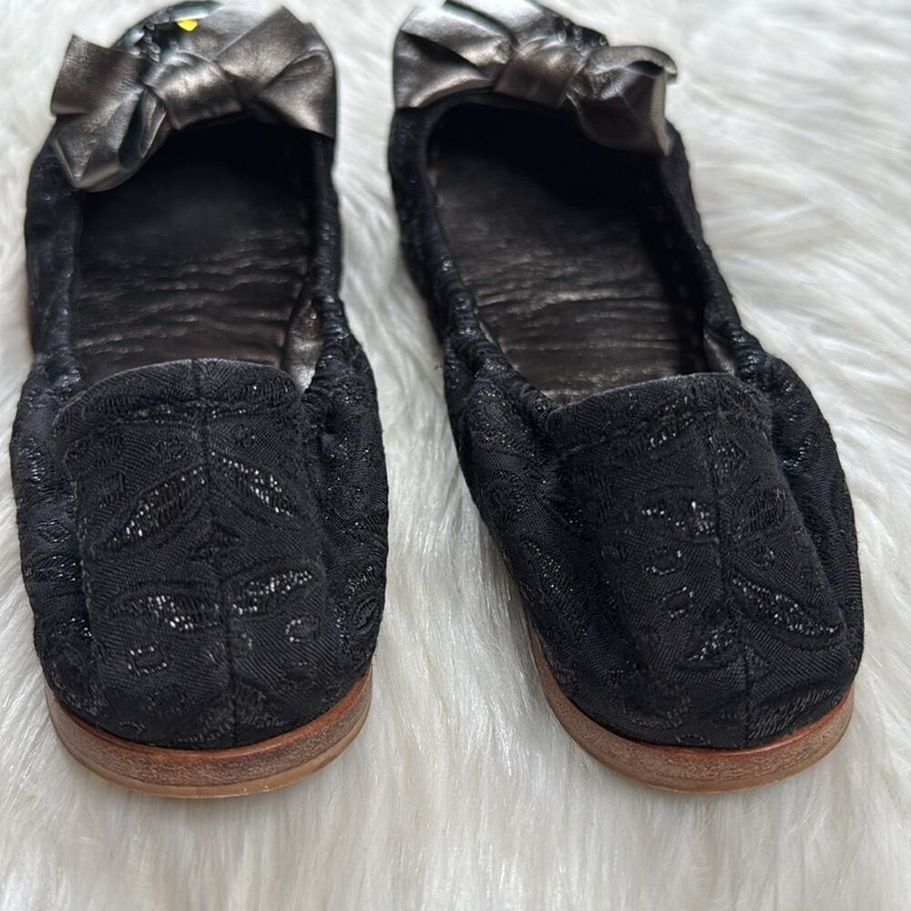 Miu Miu Black Shimmer Fabric and Leather Bow Embellished Scrunch Flat - Picture 6 of 9